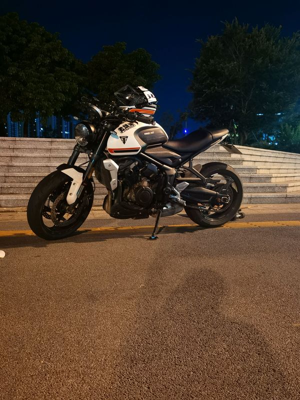 二手凯旋Trident 660