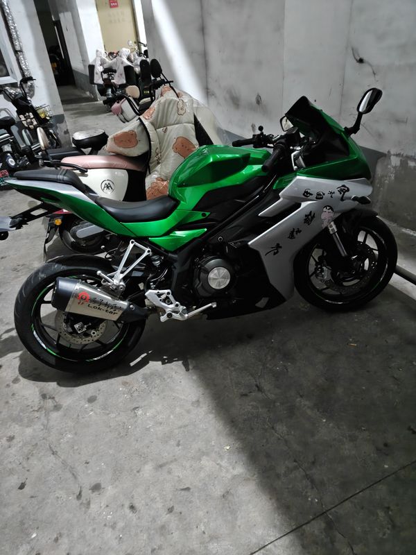 二手贝纳利龙卷风 Tornado 252R