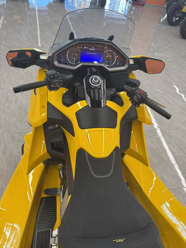 二手本田金翼正三轮