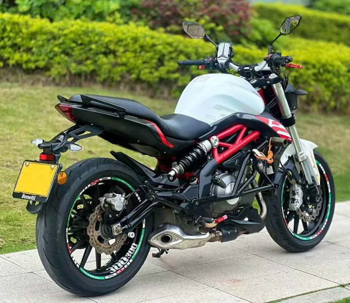 二手贝纳利蓝宝龙BJ300GS