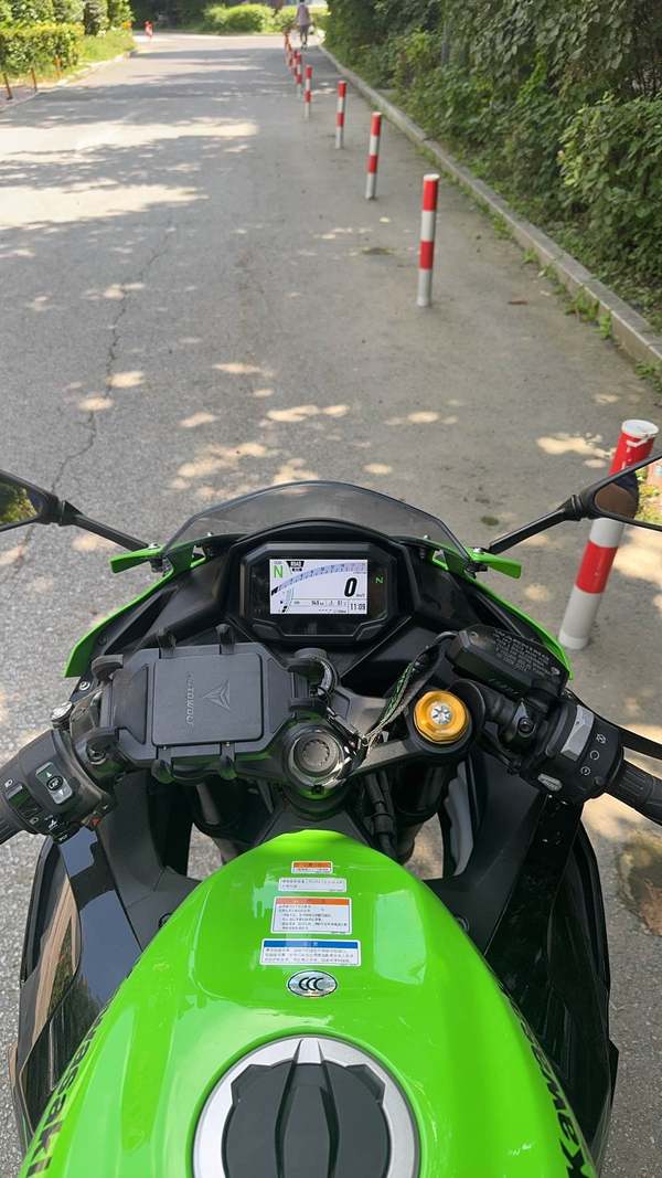 二手川崎ZX-4R