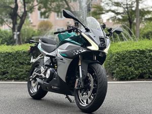 二手贝纳利龙卷风 Tornado 552R