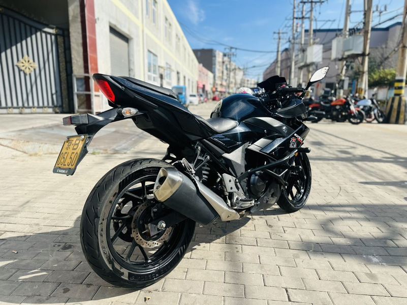 二手豪爵铃木GSX250R