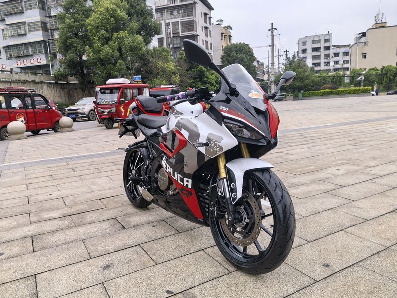 二手QJMOTOR赛250
