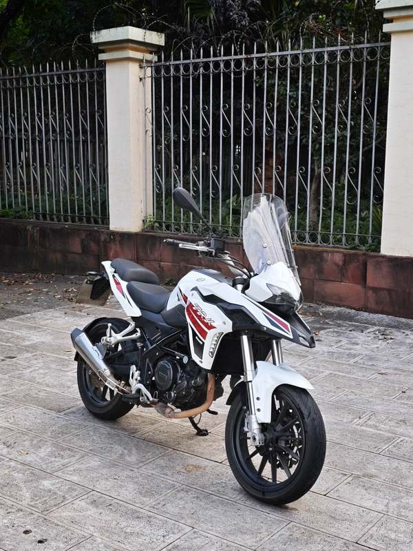 二手贝纳利金鹏 TRK251