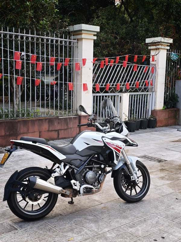 二手贝纳利金鹏 TRK251