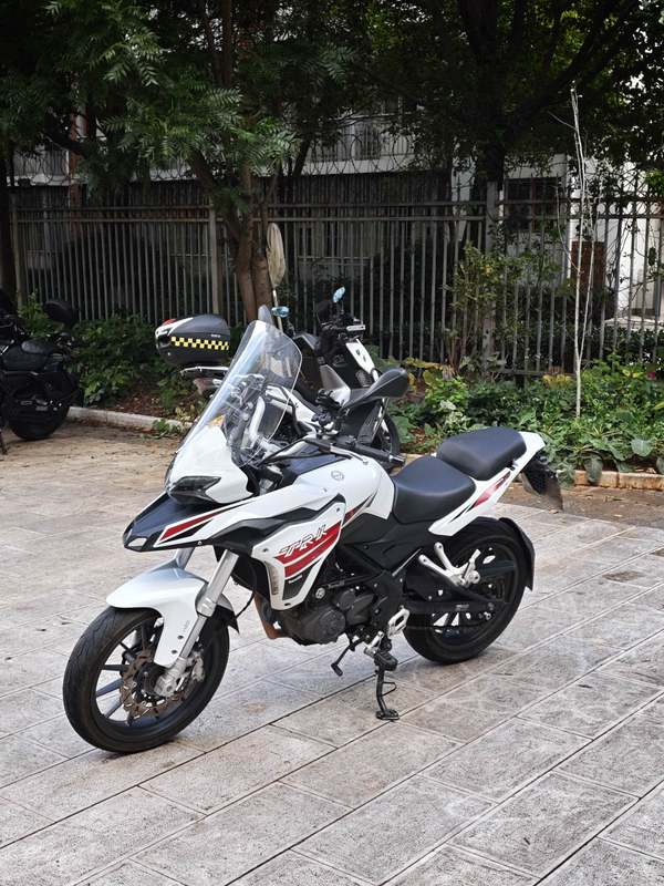 二手贝纳利金鹏 TRK251