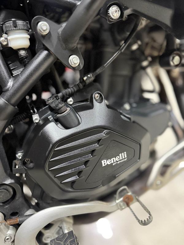 二手贝纳利金鹏 TRK502