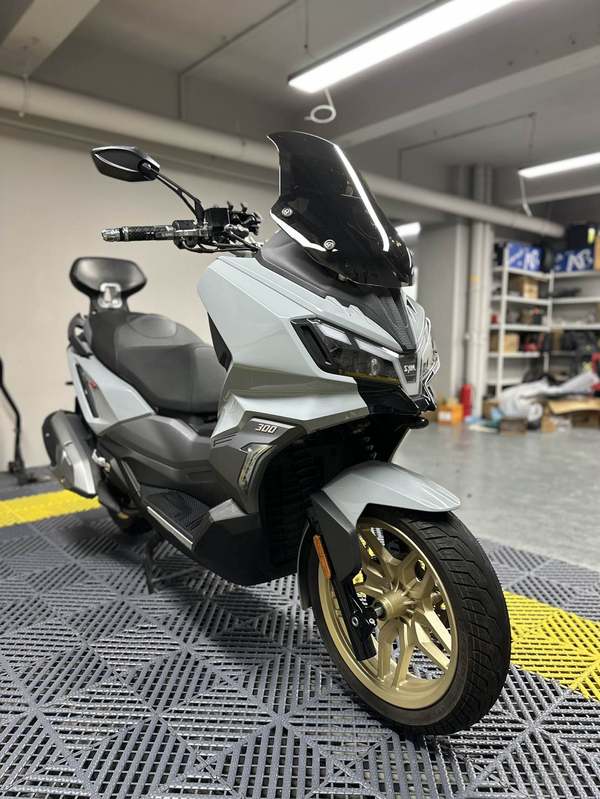 二手三阳哈士奇 Husky ADV300