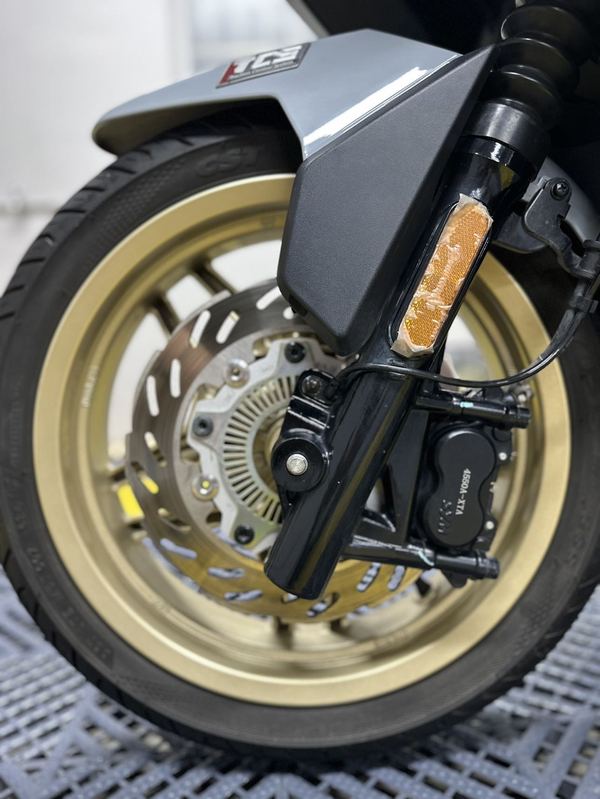 二手三阳哈士奇 Husky ADV300