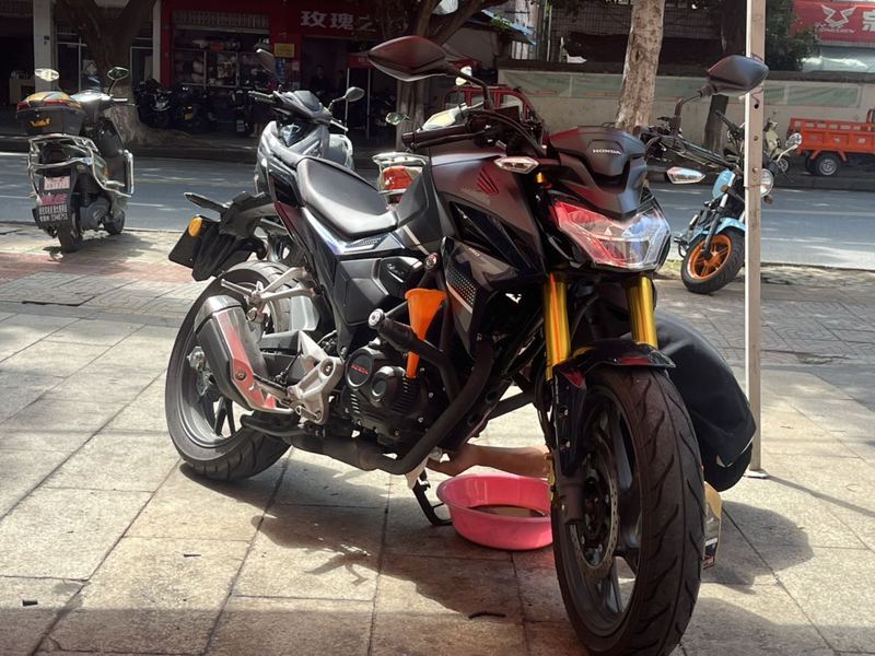 二手五羊本田CB190R 暴锋眼