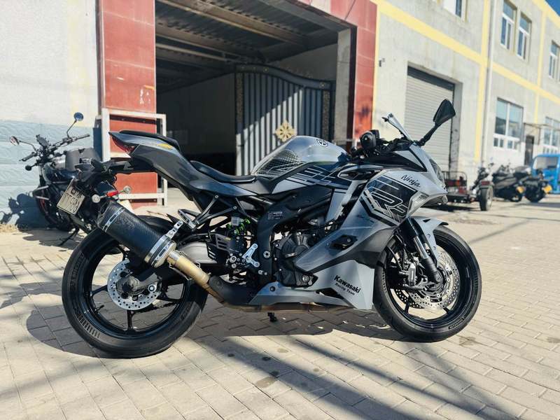 二手川崎ZX-4R