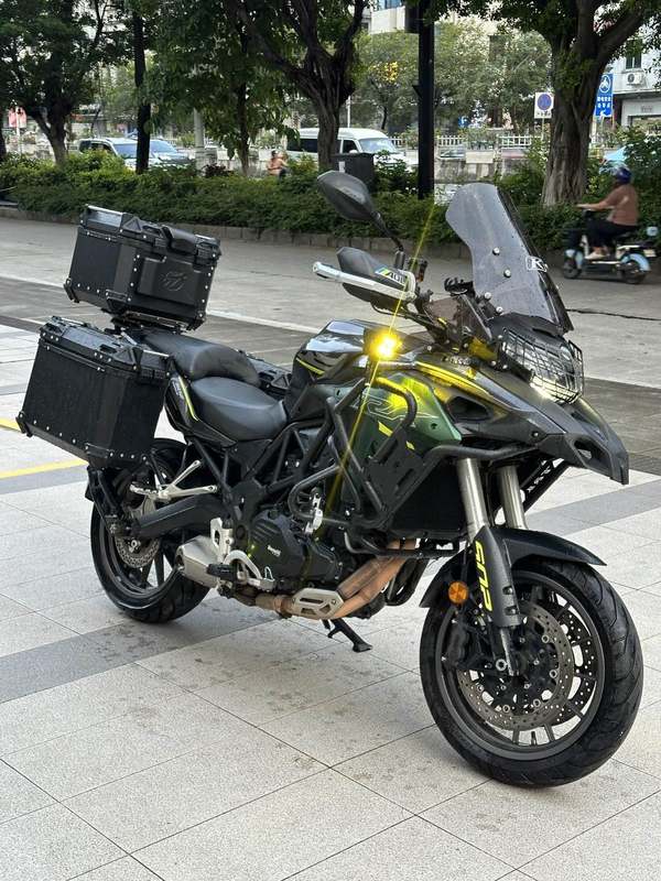 二手贝纳利金鹏 TRK502