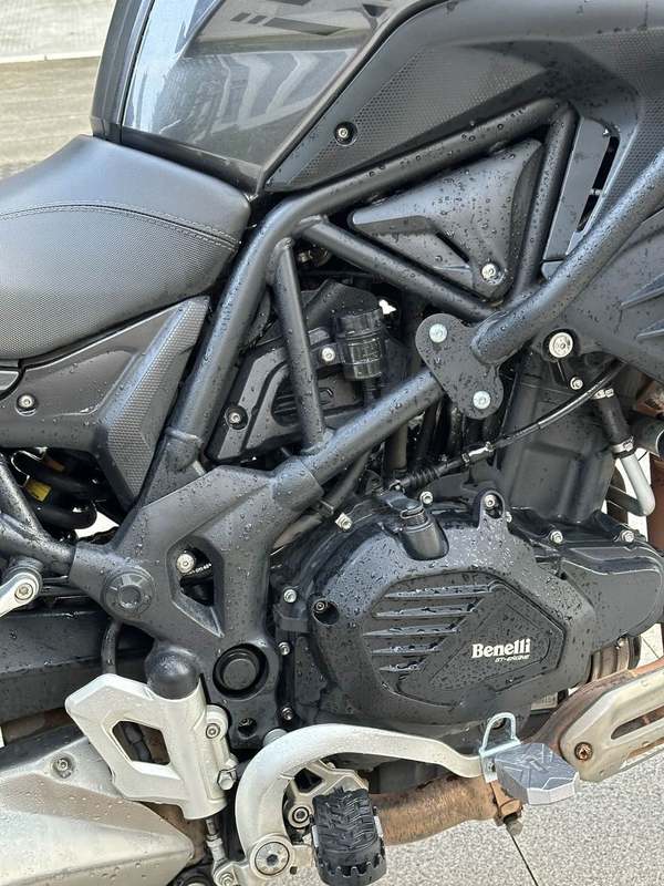 二手贝纳利金鹏 TRK502