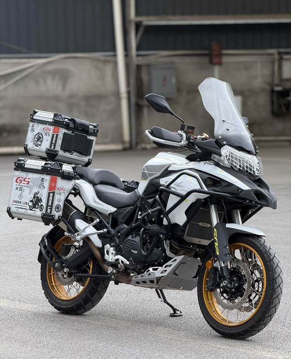二手贝纳利金鹏 TRK502