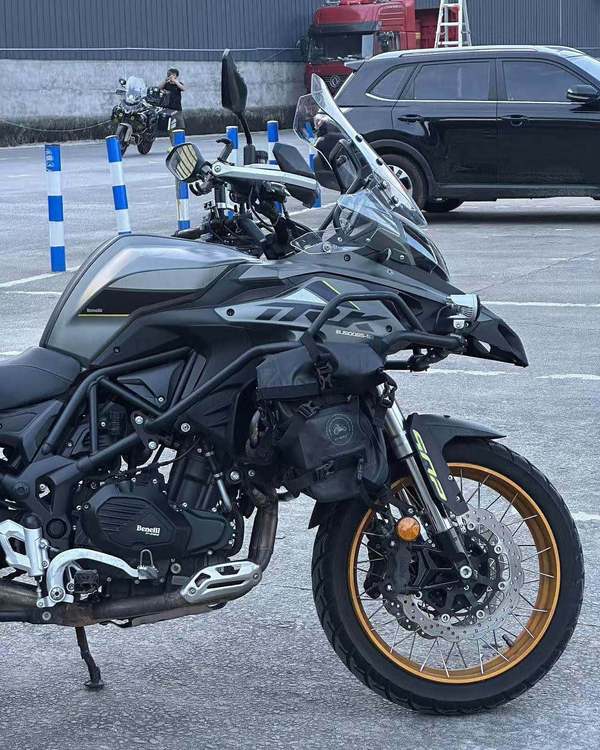 二手贝纳利金鹏 TRK502