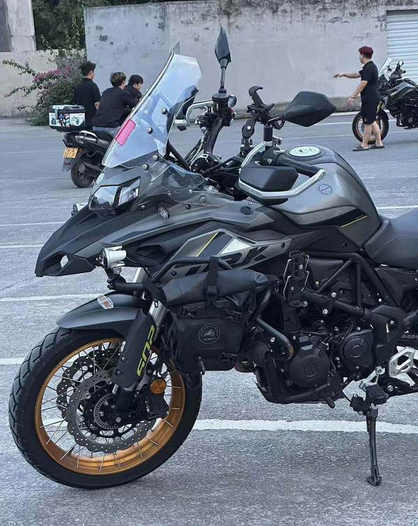 二手贝纳利金鹏 TRK502