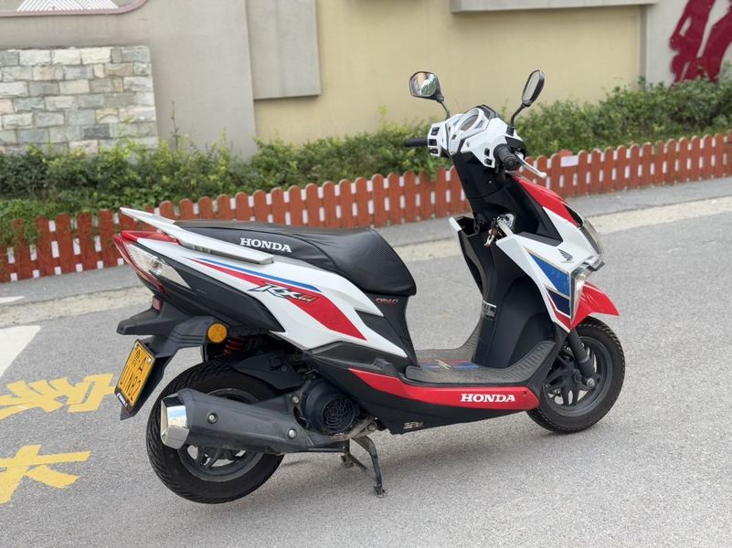 二手新大洲本田裂行 RX125Fi