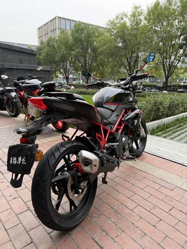 二手贝纳利红宝龙 TNT150i