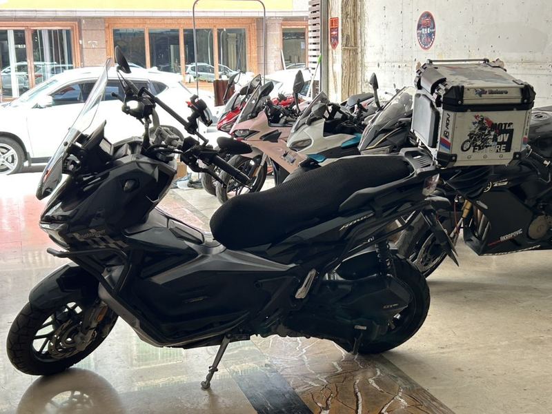 二手布雷斯通极宙 ADV150