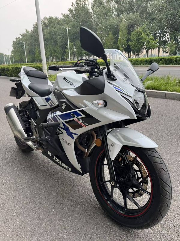 二手豪爵铃木GSX250R