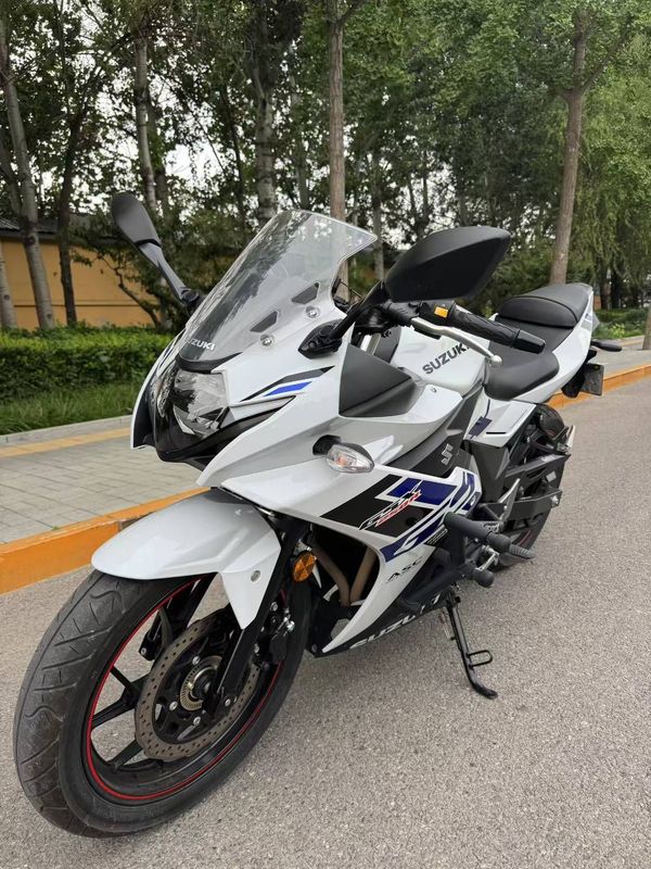二手豪爵铃木GSX250R