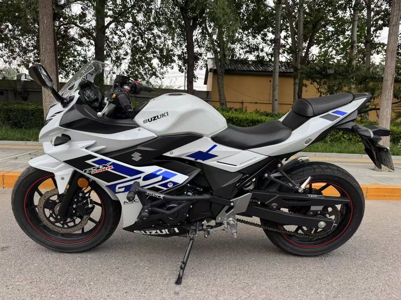 二手豪爵铃木GSX250R