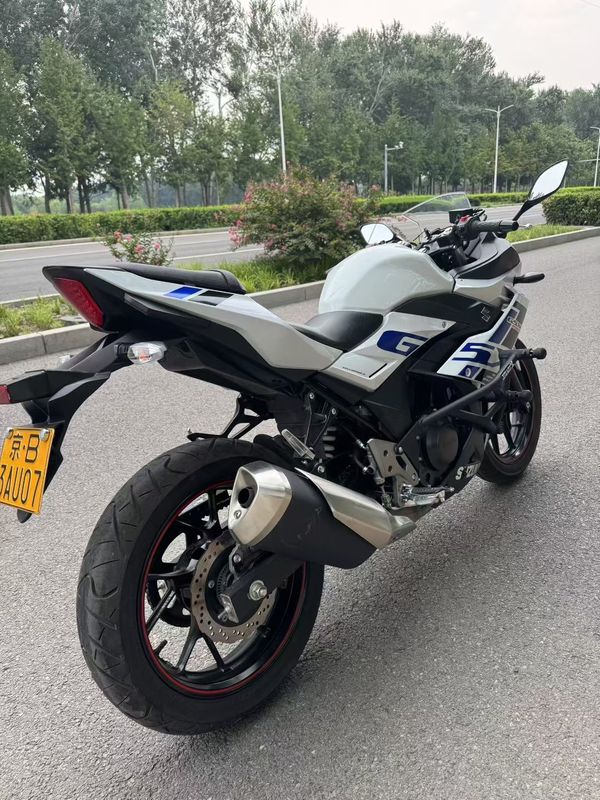 二手豪爵铃木GSX250R
