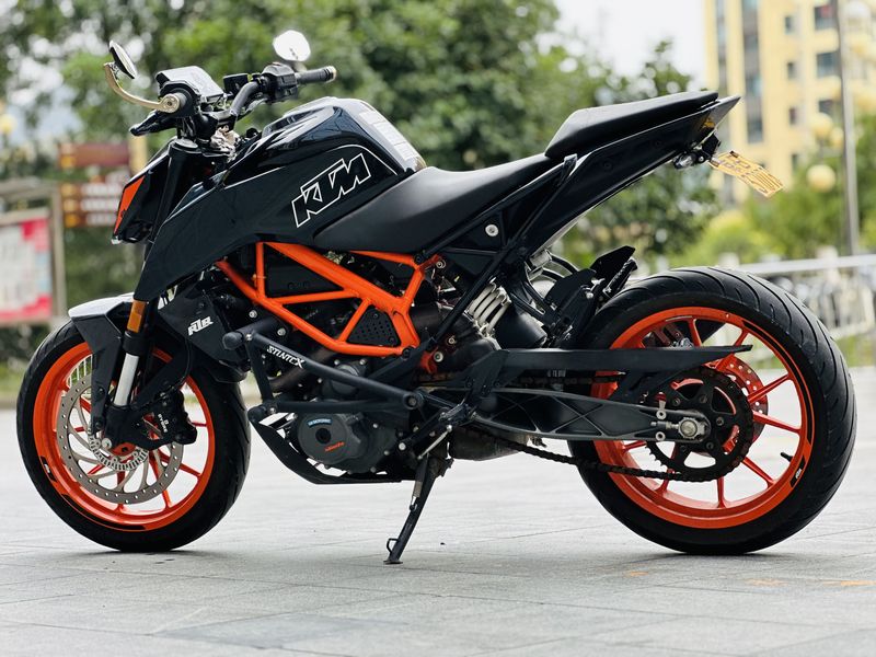 二手KTMR2R390 Duke