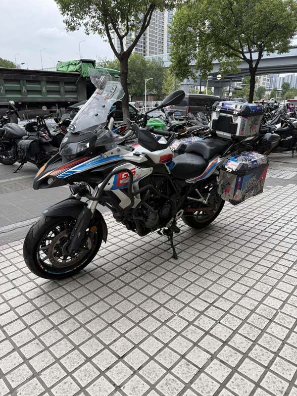 二手贝纳利金鹏 TRK502