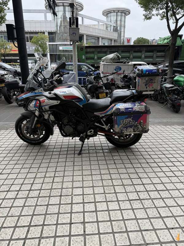 二手贝纳利金鹏 TRK502
