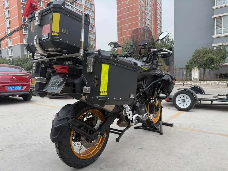 二手贝纳利金鹏 TRK502