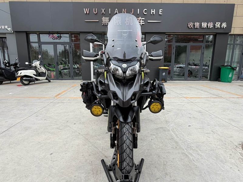 二手贝纳利金鹏 TRK502