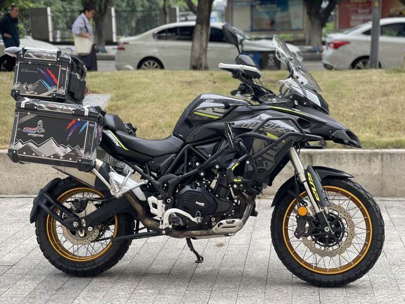 二手贝纳利金鹏 TRK502