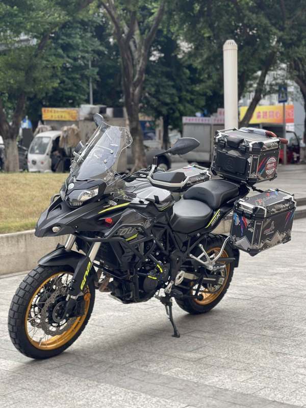 二手贝纳利金鹏 TRK502