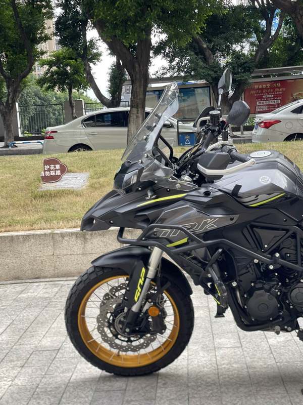 二手贝纳利金鹏 TRK502
