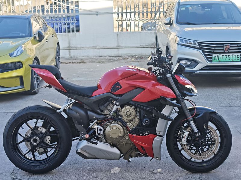 二手杜卡迪Street Fighter V4