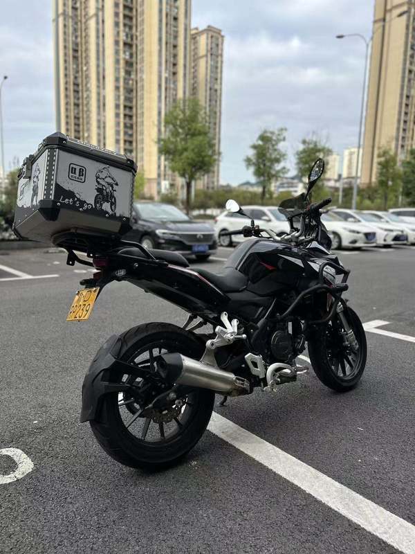 二手贝纳利金鹏 TRK251