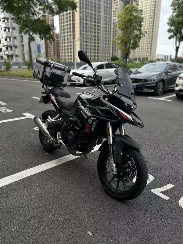 二手贝纳利金鹏 TRK251