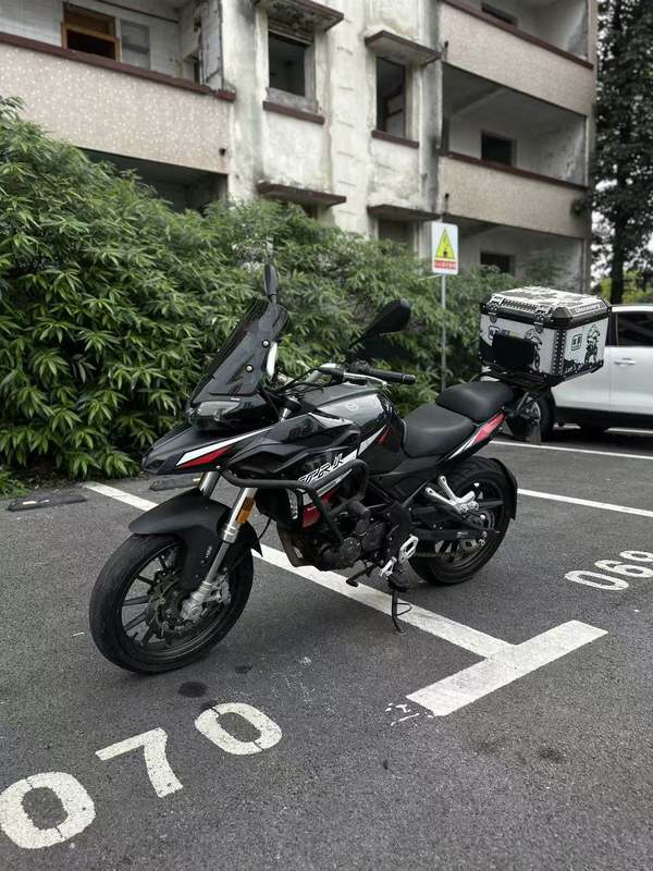 二手贝纳利金鹏 TRK251