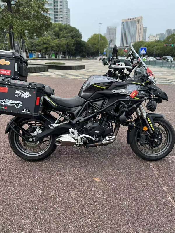 二手贝纳利金鹏 TRK502