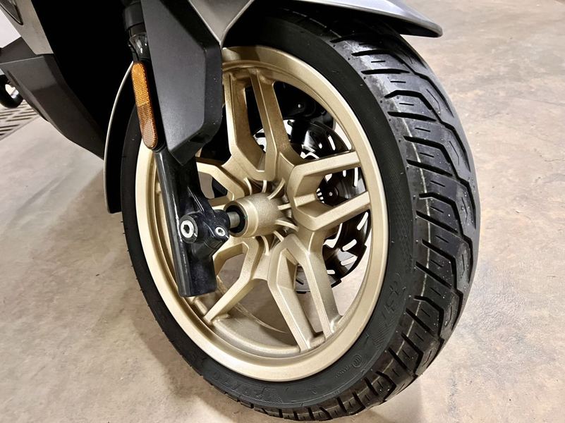 二手三阳哈士奇 Husky ADV300