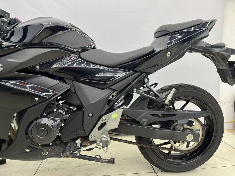 二手豪爵铃木GSX250R