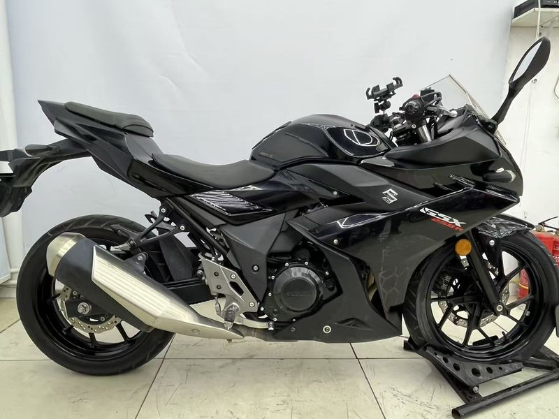 二手豪爵铃木GSX250R