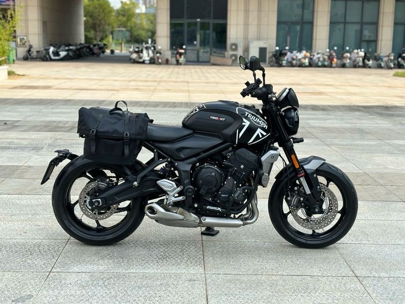 二手凯旋Trident 660