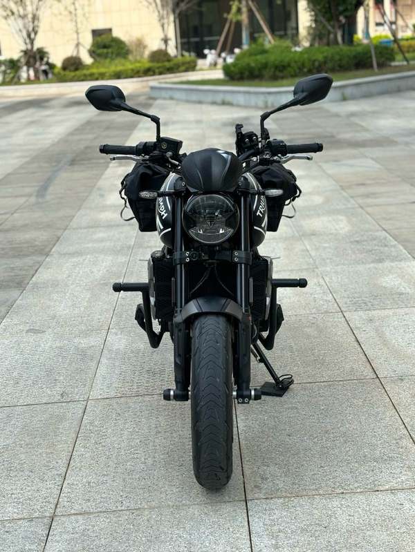 二手凯旋Trident 660