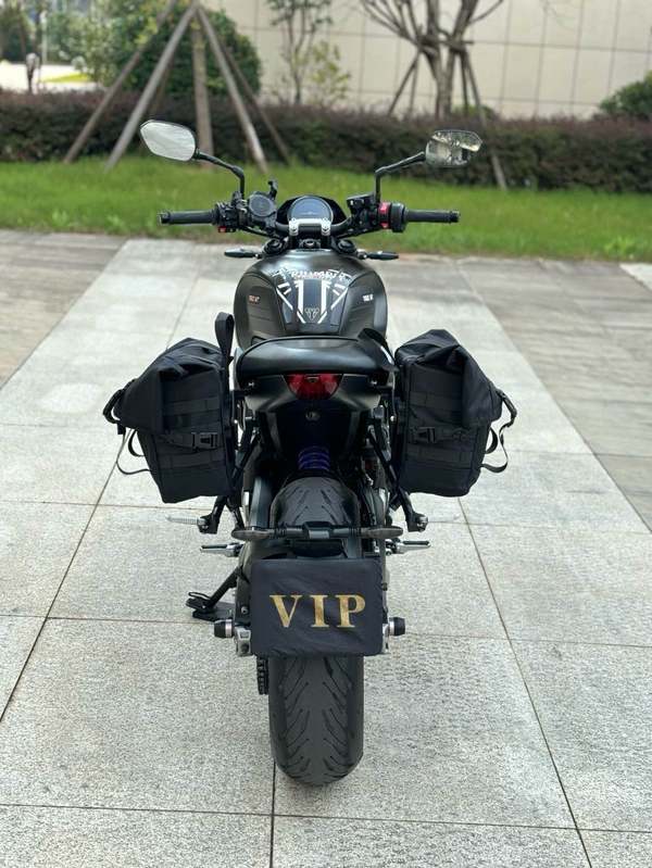 二手凯旋Trident 660