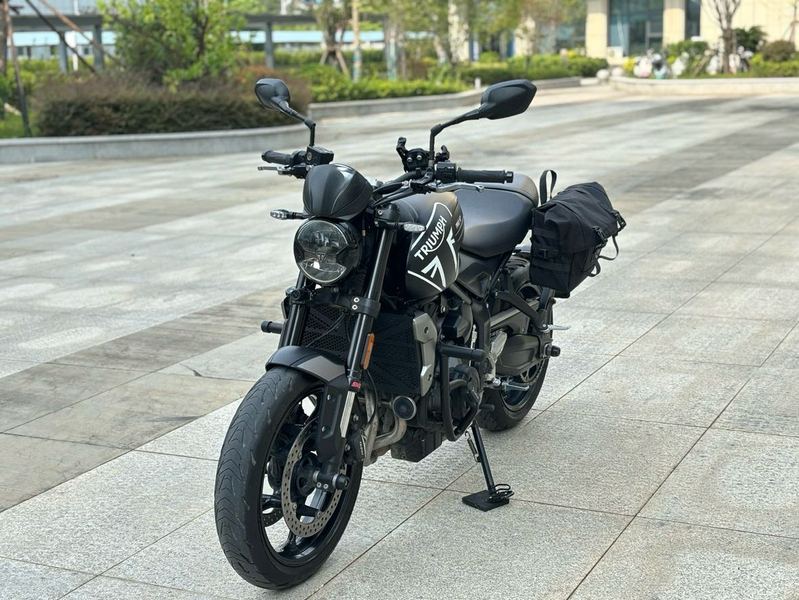 二手凯旋Trident 660