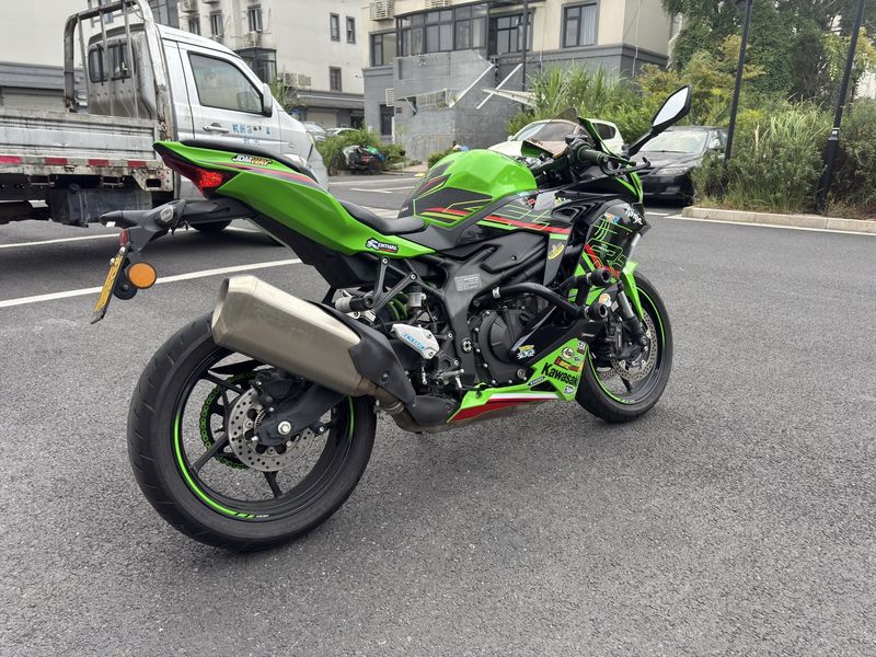 二手川崎ZX-4R