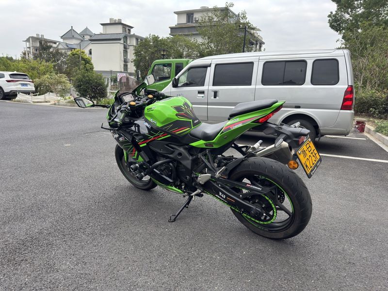 二手川崎ZX-4R